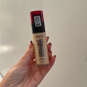 L'Oreal Infallible 24HR Fresh Wear Foundation - shade 425